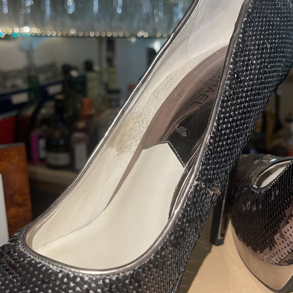 Micheal Kors Sequin Pumps. Size 11 - Picture 7 of 7